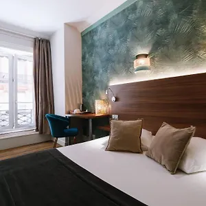 ** Hotel Du Dauphin Frankreich