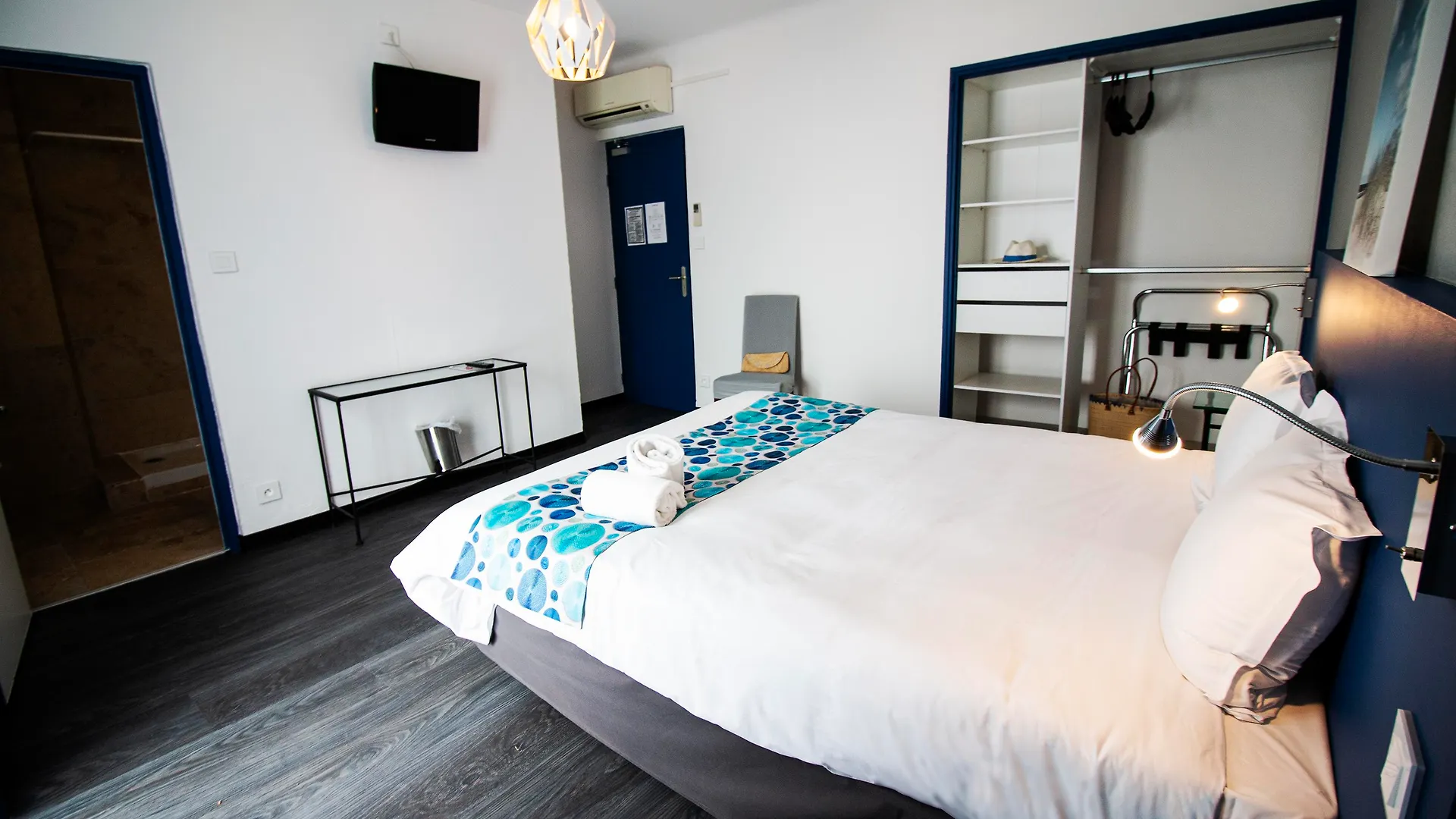 Hôtel Bel Azur Six-Fours-les-Plages Hotel