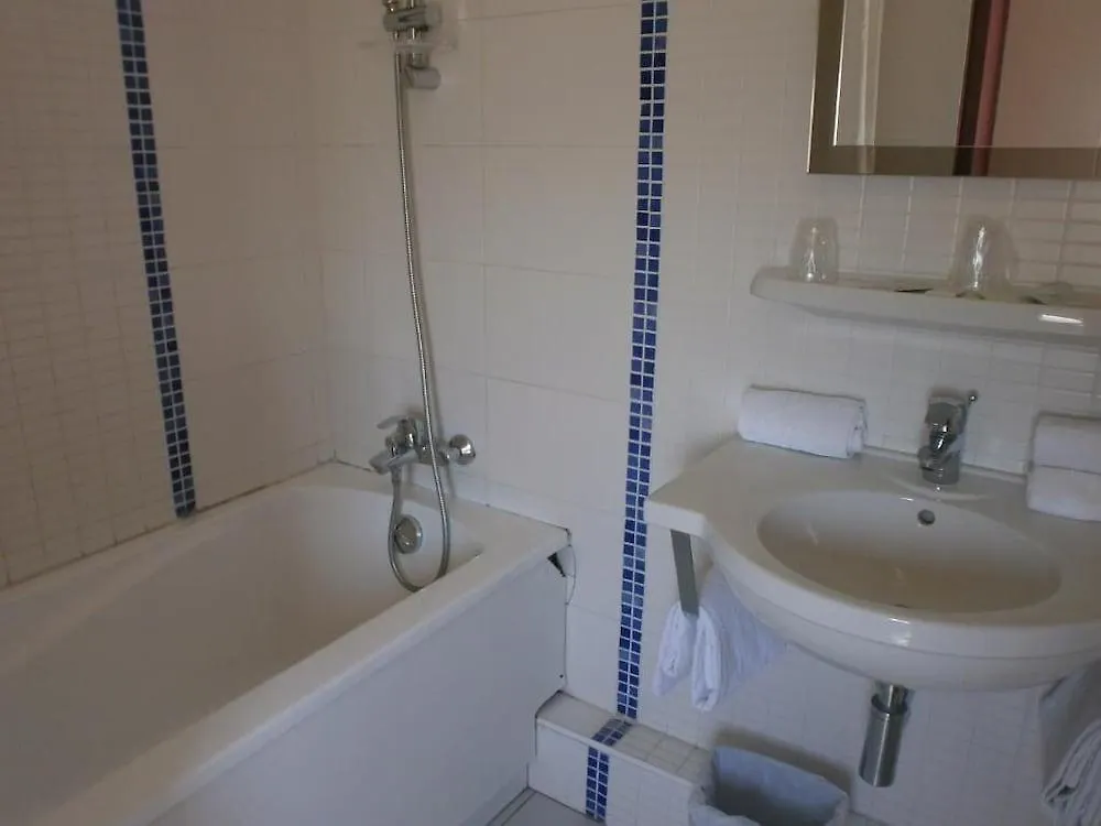 ** Hotel Hôtel Bel Azur Six-Fours-les-Plages Frankreich