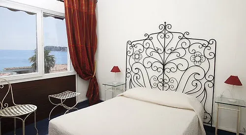 Hotel Hôtel Bel Azur Six-Fours-les-Plages